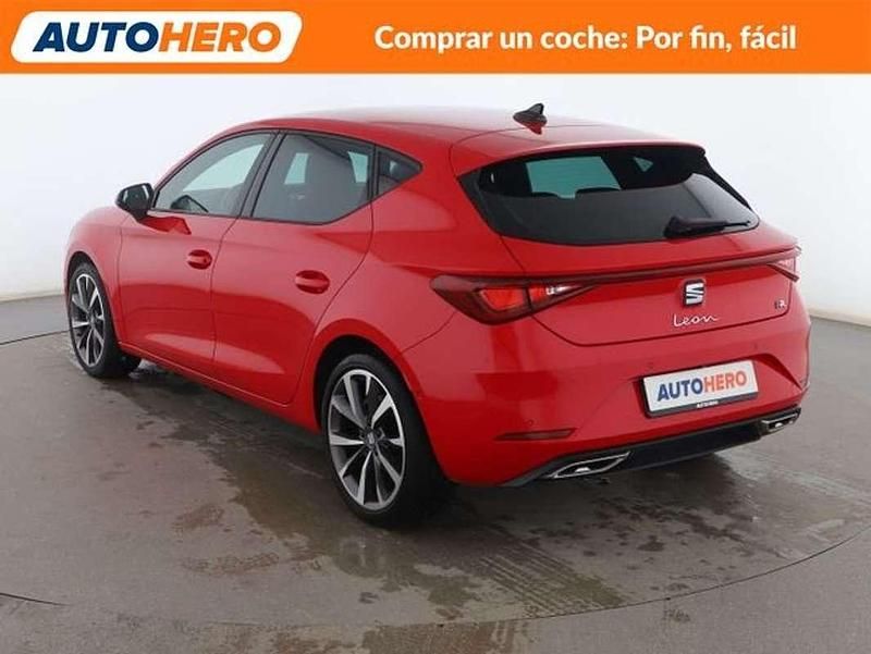 Usado Seat Leon FR 131 CV (96 kW) 2023 Rojo Berlina