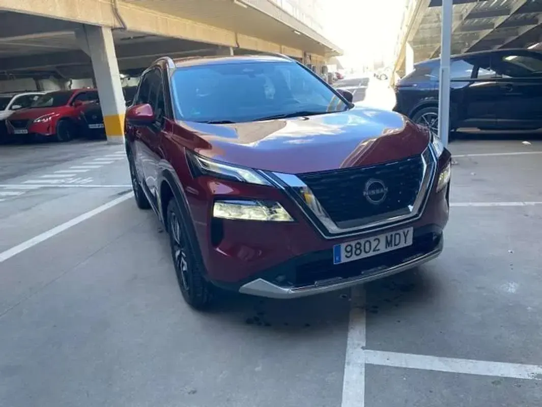 Usado Nissan X-Trail Tekna 165 CV (121 kW) 2023 Rojo SUV