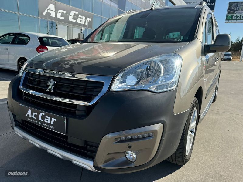 Usado Peugeot Partner Tepee Active 119 CV (87 kW) 2017 Gris Monovolumen