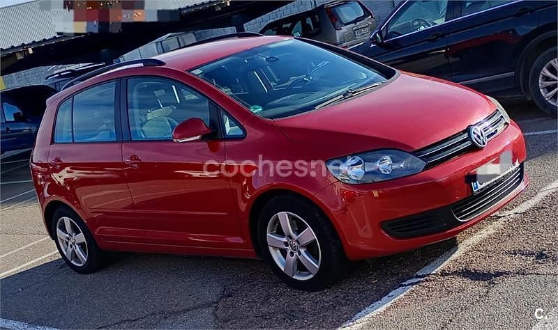 Rojo Usado 2011 VW Golf Plus Advance Monovolumen | 7900 € (Precio justo) - Imagen 1/4