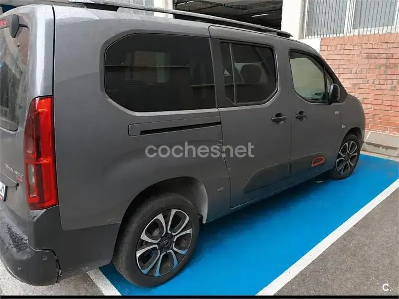 Usado Citroën Berlingo 130 CV (95 kW) 2020 Gris / plata Monovolumen