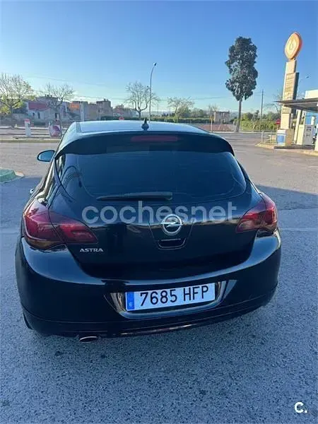 Usado Opel Astra Sport 160 CV (117 kW) 2011 Negro Berlina