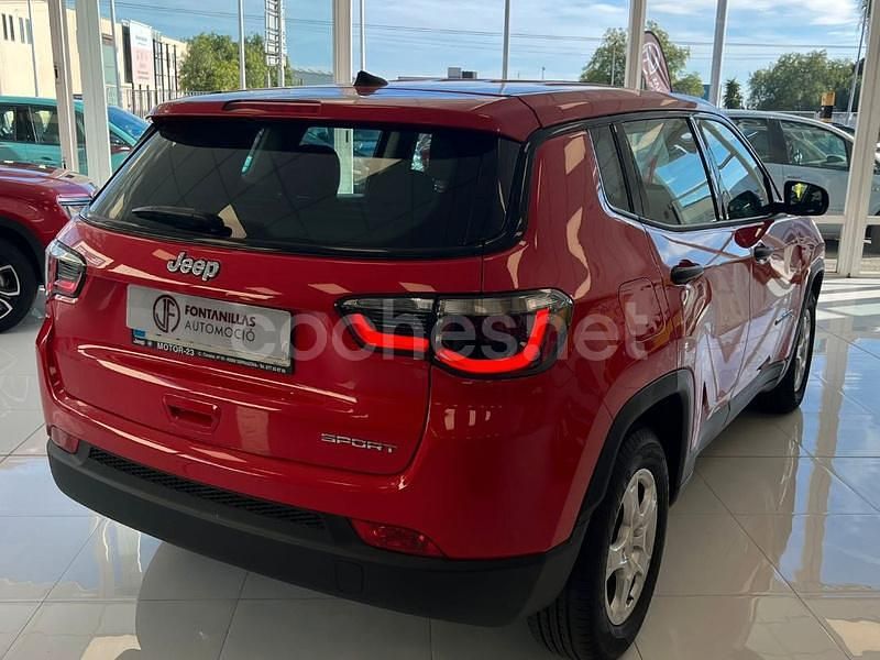 Usado Jeep Compass Sport 130 CV (95 kW) 2021 Rojo SUV
