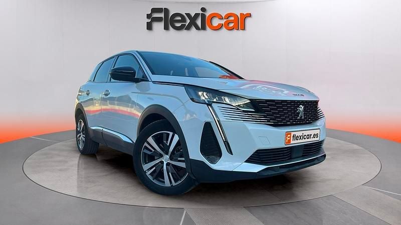 Usado Peugeot 3008 Allure 131 CV (96 kW) 2022 Blanco Monovolumen