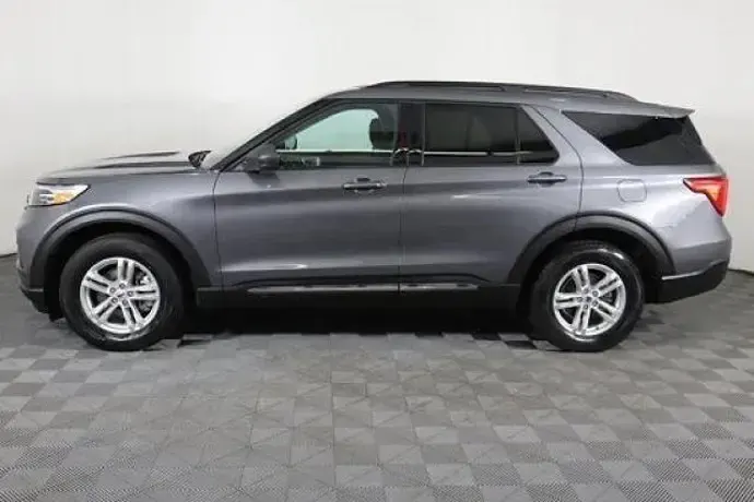 Usado Ford Explorer Limited 280 CV (205 kW) 2017 Plateado SUV