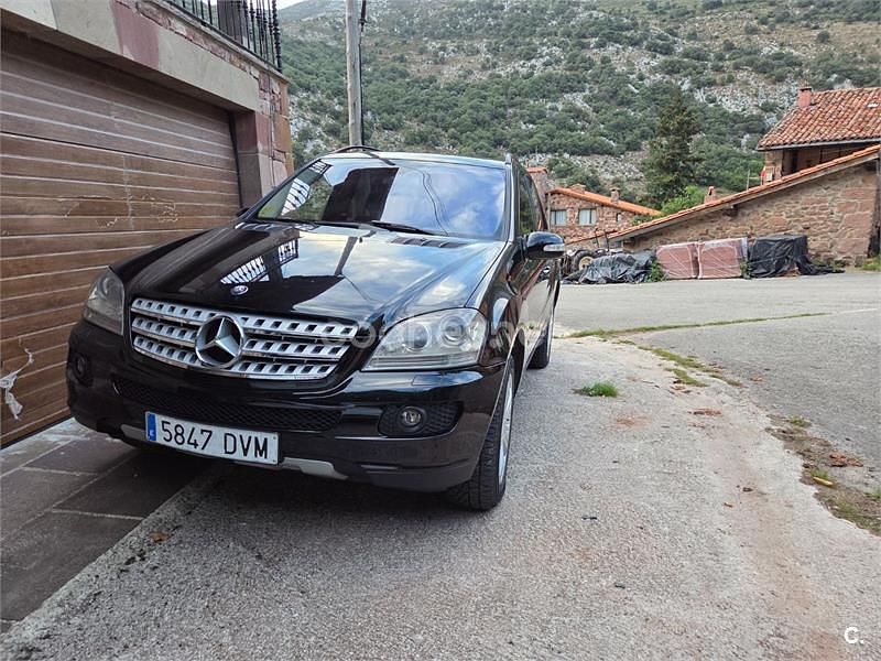 Negro Usado 2006 Mercedes ML320 SUV | 9800 € (Caro) - Imagen 1/4