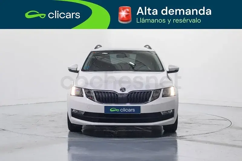 Usado Skoda Octavia Ambition 130 CV (95 kW) 2019 Blanco Familiar