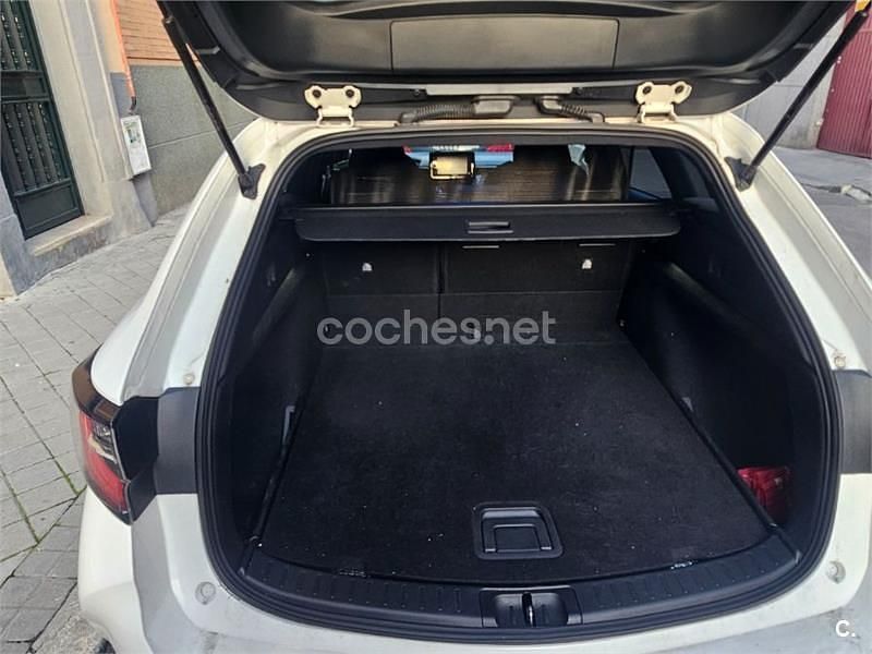 Usado Toyota Corolla Sport 122 CV (89 kW) 2021 Blanco Familiar