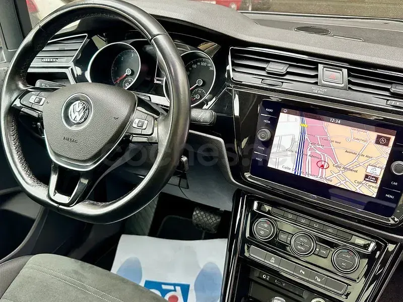 Usado VW Touran Sportline 110 CV (80 kW) 2016 Beige Monovolumen