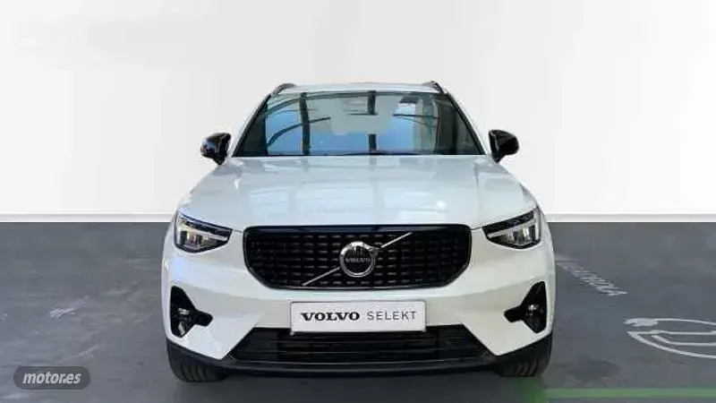 Usado Volvo XC40 Plus 2025 Blanco SUV