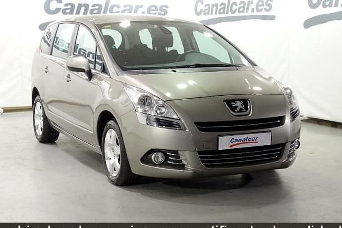 Usado Peugeot 5008 Access 120 CV (88 kW) 2011 Gris Monovolumen