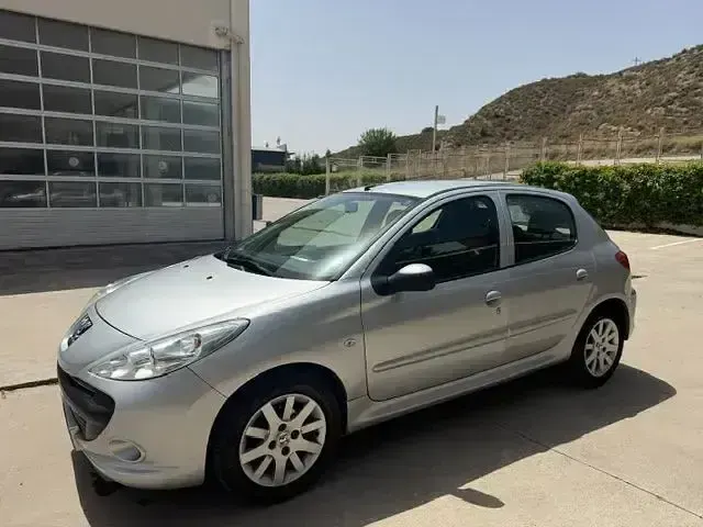 Usado Peugeot 206+ 70 CV (51 kW) 2012 Utilitario