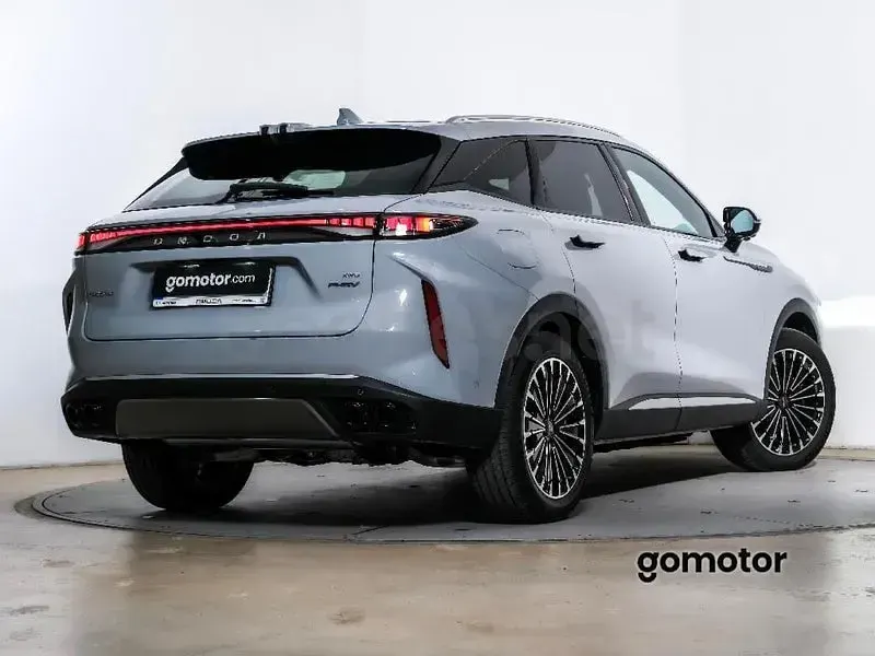 Nuevo Omoda 9 537 CV (394 kW) 2026 Gris / plata SUV