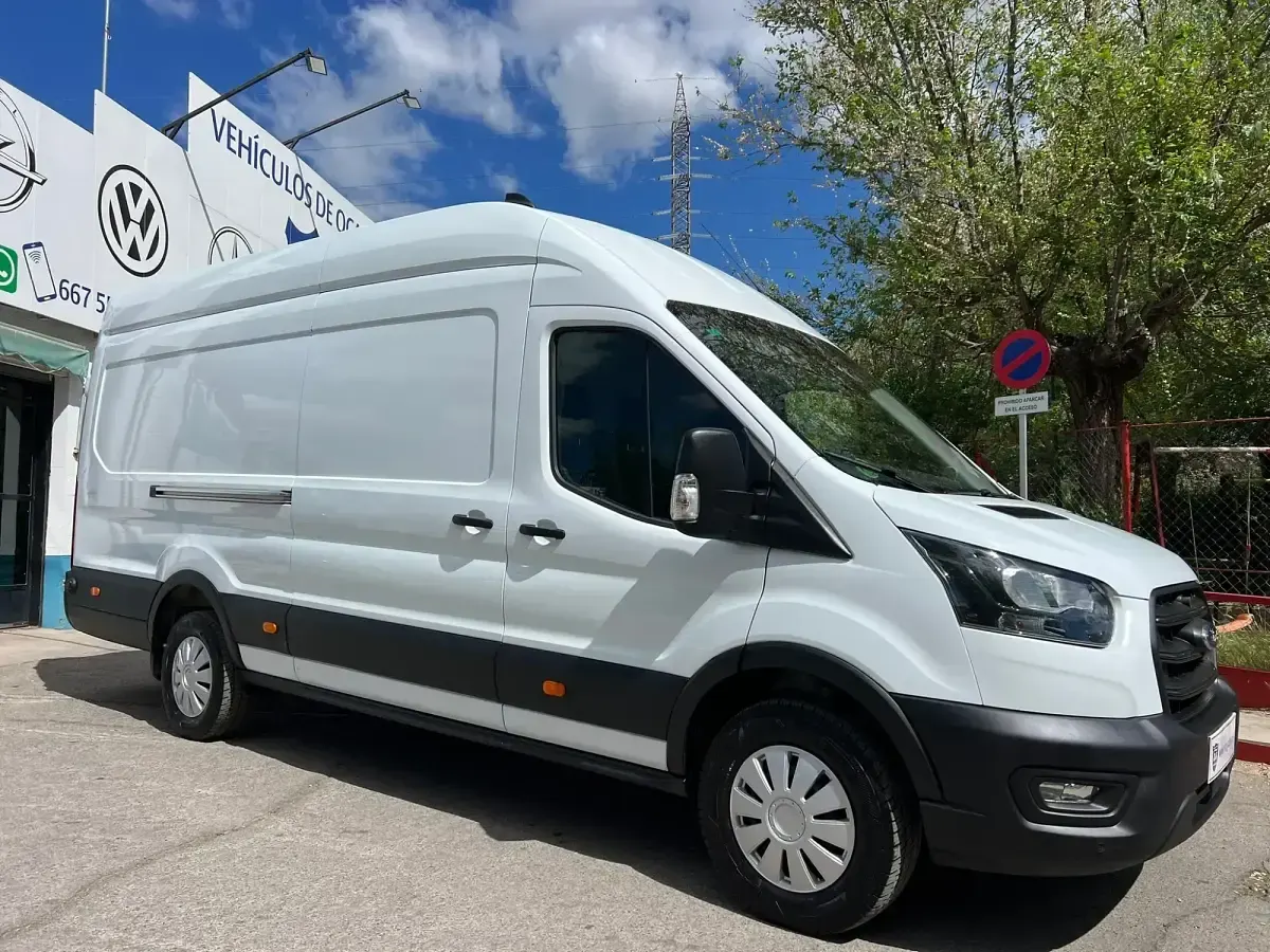 Usado Ford Transit Trend 130 CV (95 kW) 2023 Blanco Van