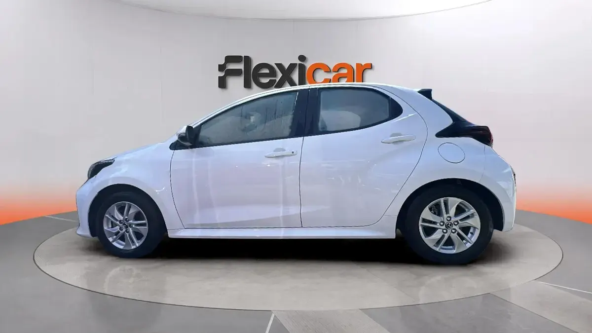 Usado Mazda 2 Exclusive-Line 90 CV (66 kW) 2023 Blanco Utilitario