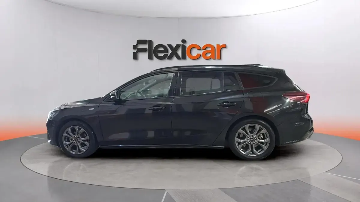 Usado Ford Focus ST-Line 155 CV (114 kW) 2024 Negro Familiar
