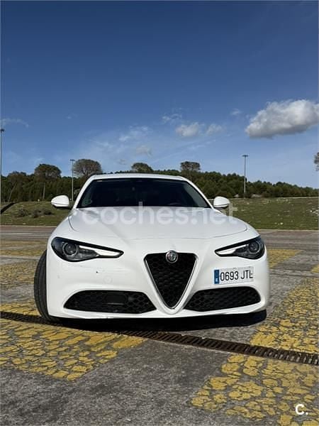 Usado Alfa Romeo Giulia Super 180 CV (132 kW) 2016 Blanco Berlina