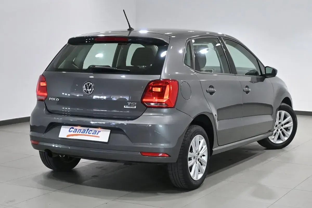 Usado VW Polo Advance 90 CV (66 kW) 2017 Gris