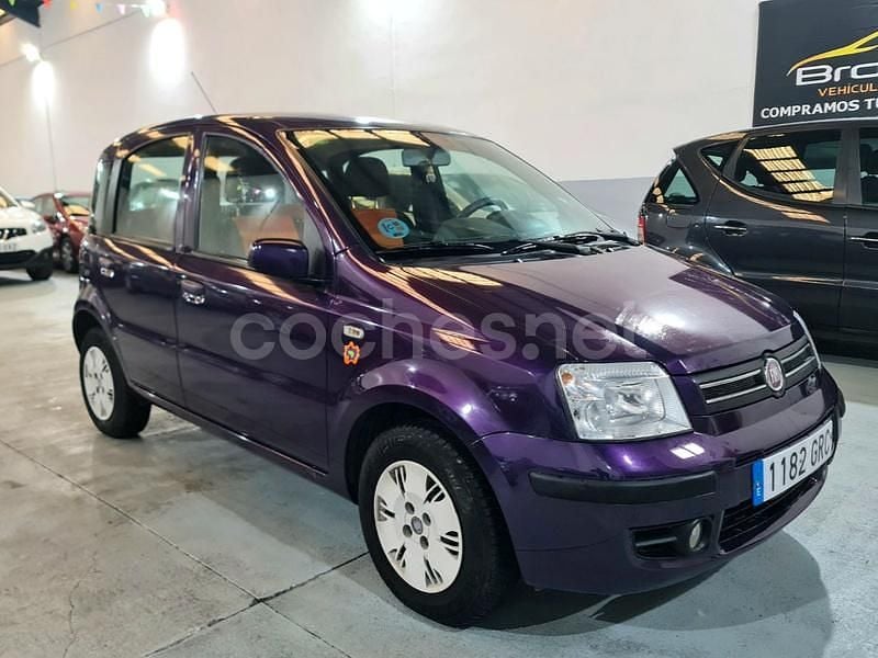 Usado Fiat Panda 60 CV (44 kW) 2009 Violeta / lila Berlina