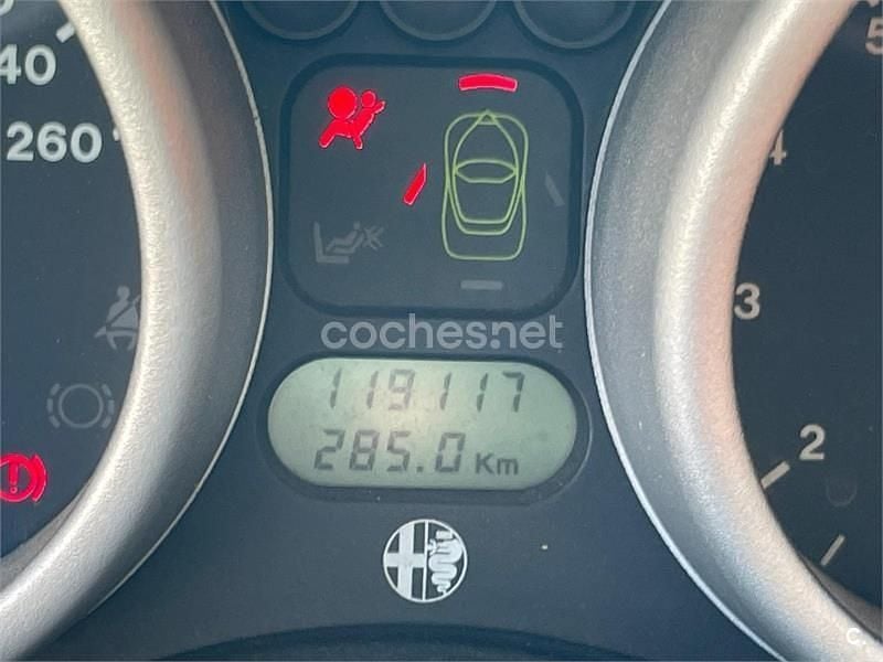 Usado Alfa Romeo Spider 150 CV (110 kW) 2003 Rojo Descapotable