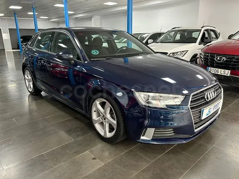 Usado Audi A3 Sport 116 CV (85 kW) 2017 Azul Berlina