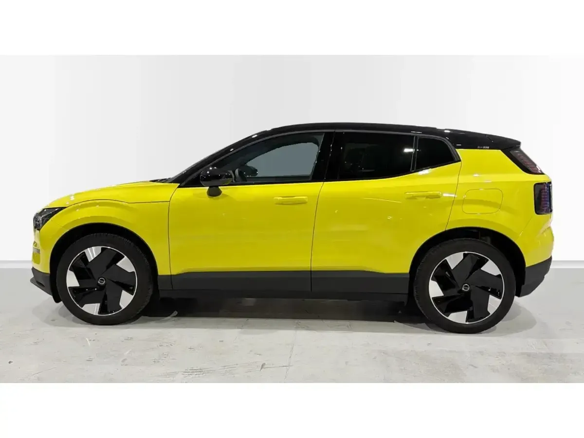 Usado Volvo EX30 Plus 200 kW (272 CV) 2024 Amarillo SUV