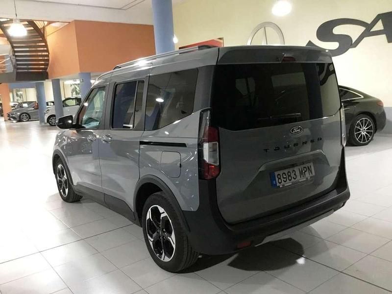 Usado Ford Tourneo Active 125 CV (91 kW) 2024 Plateado Van