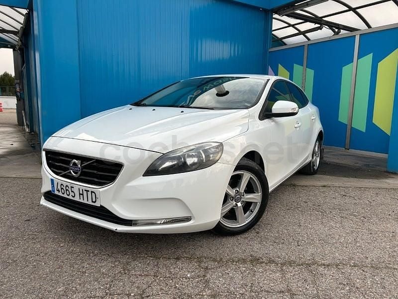 Usado Volvo V40 Kinetic 115 CV (84 kW) 2013 Blanco Berlina