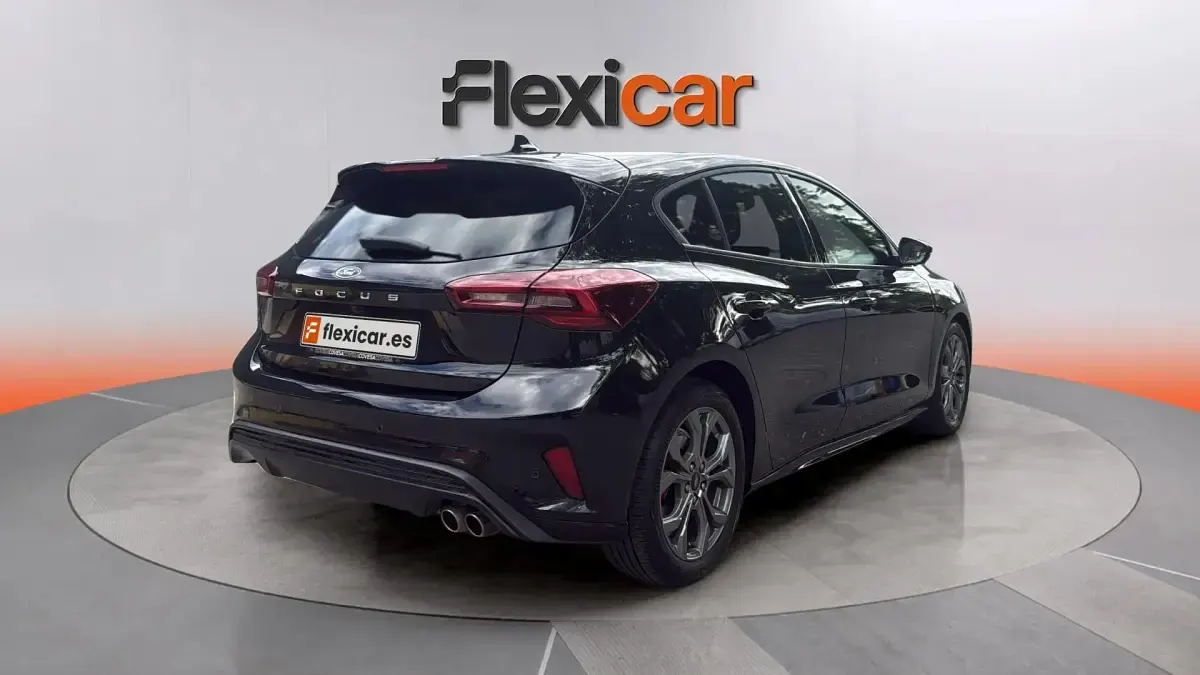 Usado Ford Focus ST-Line X 125 CV (91 kW) 2025 Negro Berlina