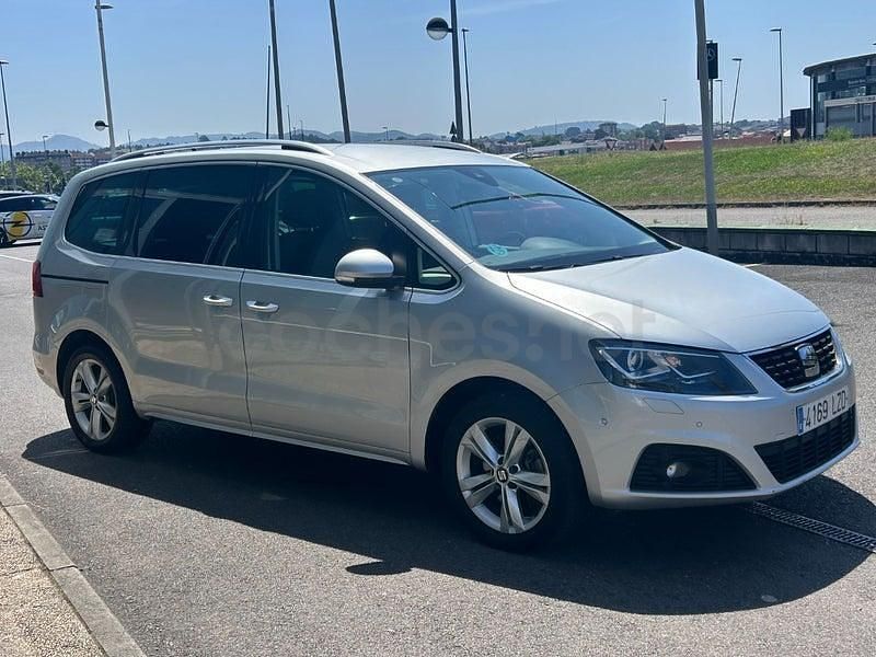 Usado Seat Alhambra XCELLENCE 150 CV (110 kW) 2022 Gris / plata Monovolumen