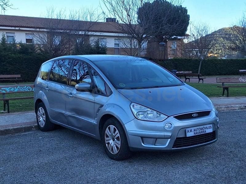 Usado Ford S-MAX Trend 125 CV (91 kW) 2009 Gris / plata Monovolumen