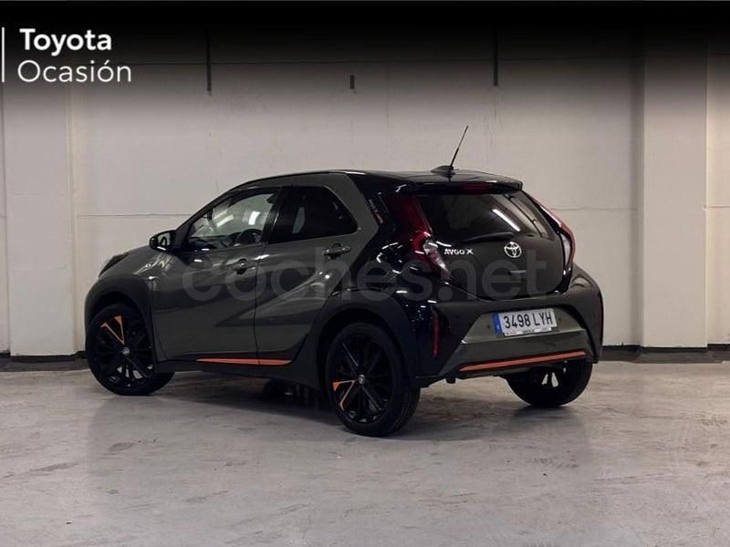 Usado Toyota Aygo X Edition 72 CV (52 kW) 2022 Verde SUV