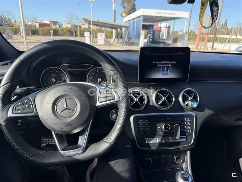 Usado Mercedes A180 AMG line 122 HP (89 kW) 2017 Preto Sedan