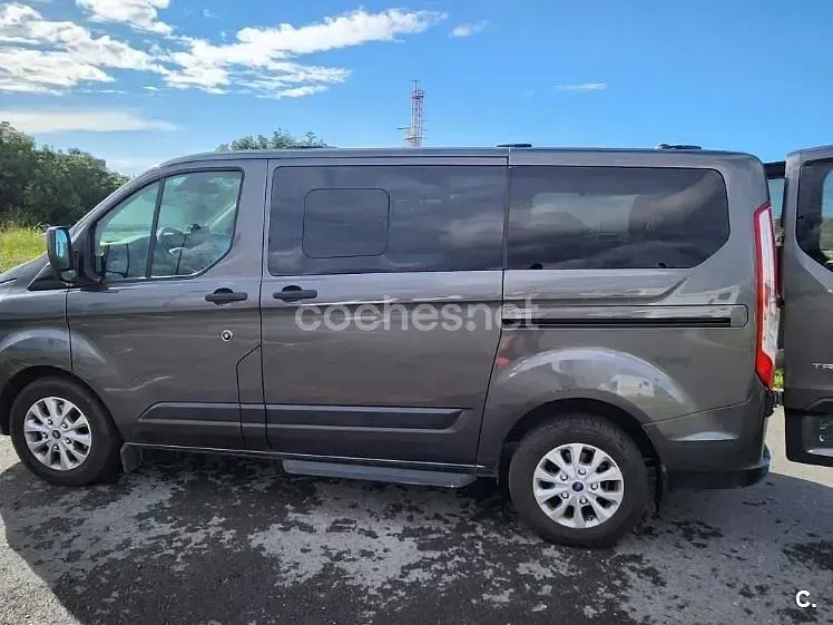 Usado Ford Transit Custom Nugget 150 CV (110 kW) 2021 Gris / plata Van