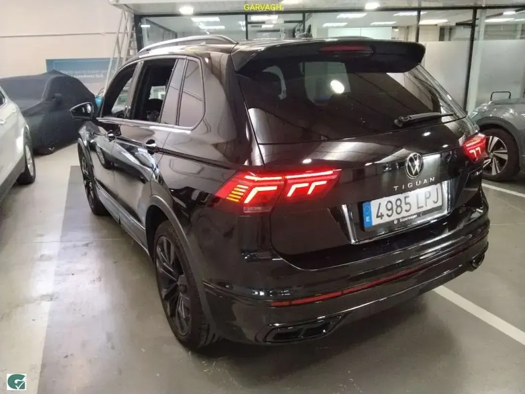 Usado VW Tiguan R-line 200 CV (147 kW) 2021 Negro SUV