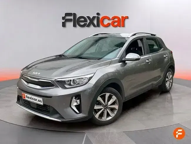 Usado Kia Stonic 100 CV (73 kW) 2024 Gris SUV