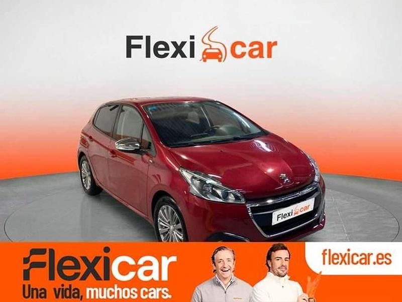 Rojo Usado 2017 Peugeot 208 Access Utilitario | 7590 € (Precio justo) - Imagen 1/4