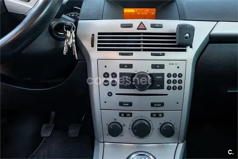Usado Opel Astra GTC Energy 110 CV (80 kW) 2009 Blanco Berlina