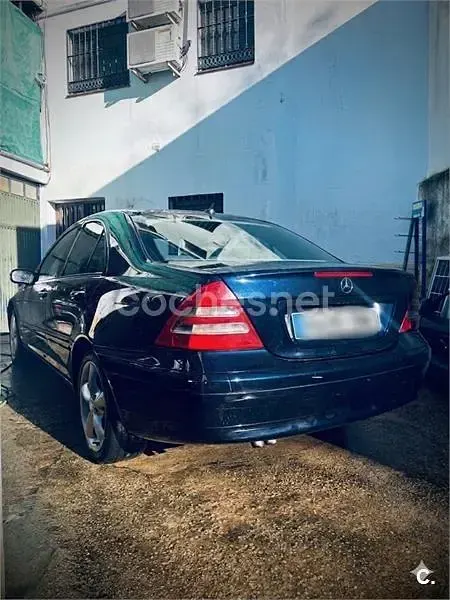 Usado Mercedes C220 150 CV (110 kW) 2005 Azul Berlina