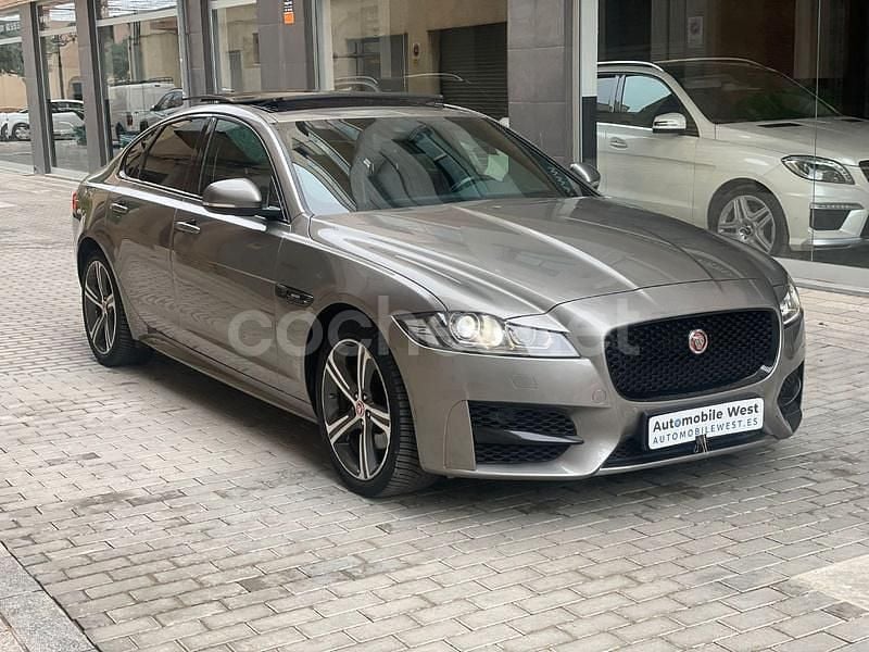 Gris / plata Usado 2019 Jaguar XF R-Sport Berlina | 21.900 € (Caro) - Imagen 1/4