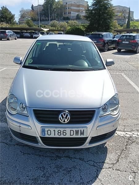 Usado VW Polo Edition 70 CV (51 kW) 2006 Gris / plata Utilitario