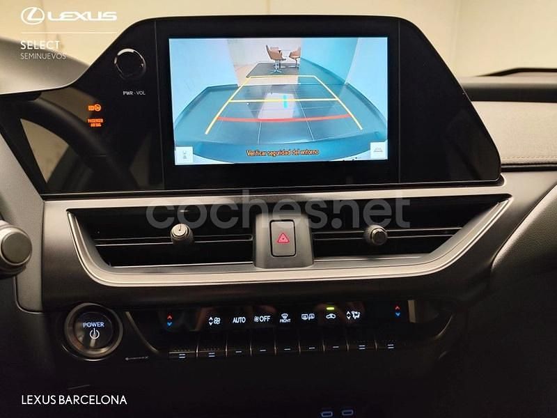 Usado Lexus UX 184 CV (135 kW) 2023 Gris / plata SUV