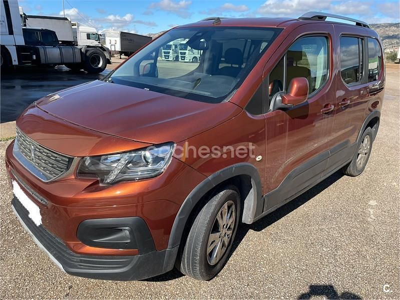 Usado Peugeot Rifter Allure 130 CV (95 kW) 2021 Naranja Monovolumen