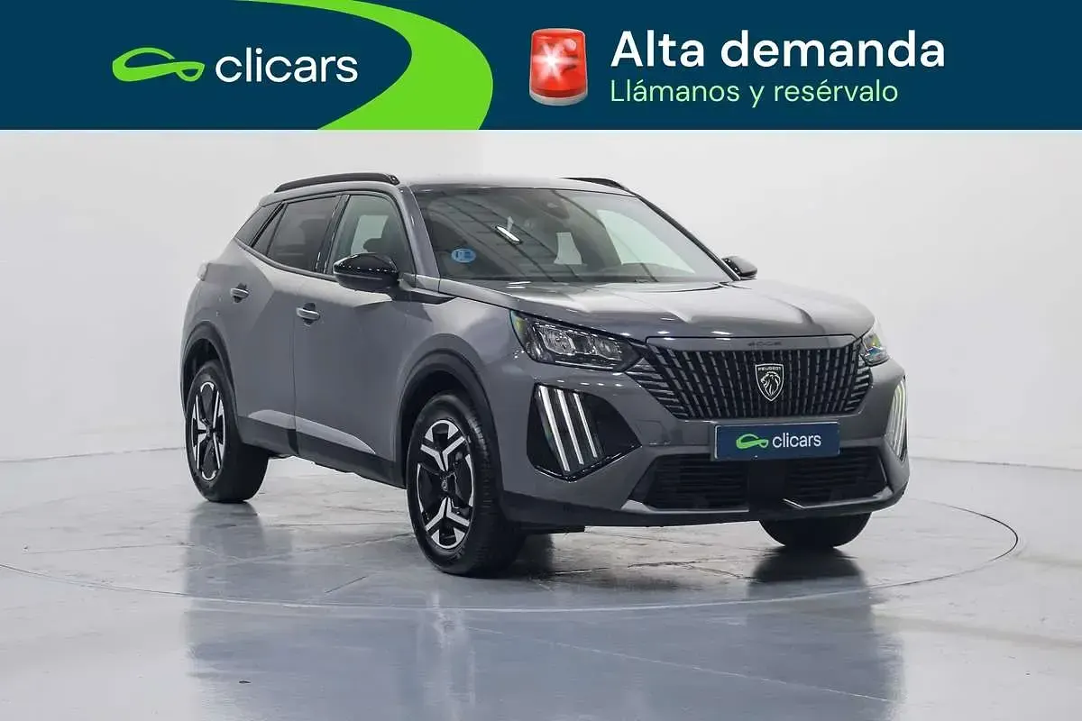 Usado Peugeot 2008 Allure 136 CV (100 kW) 2025 Gris SUV