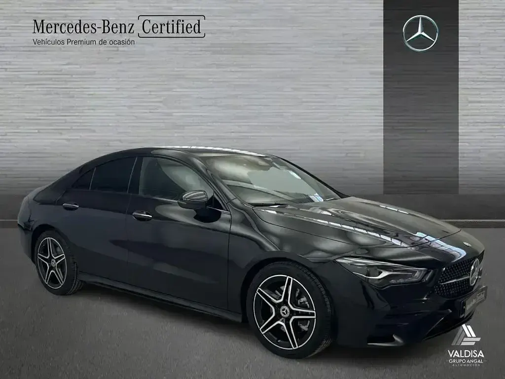 Usado Mercedes CLA220 AMG line 190 CV (139 kW) 2025 Negro Berlina