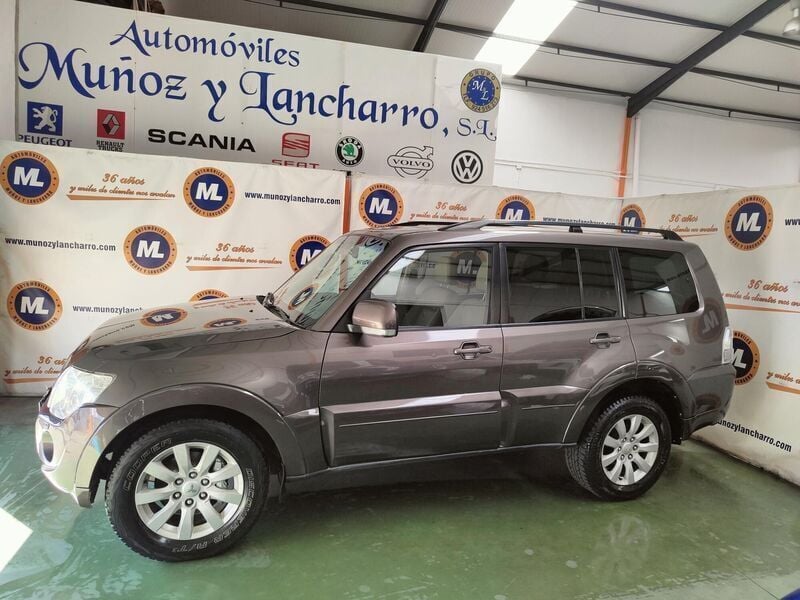 Usado Mitsubishi Montero Motion 200 CV (147 kW) 2012 Marrón SUV