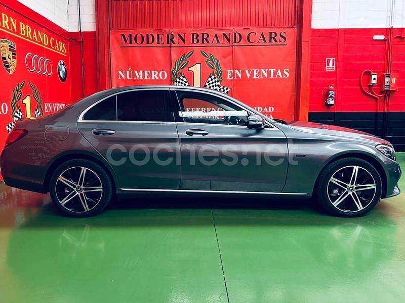 Usado Mercedes C300e 306 CV (225 kW) 2021 Gris / plata Berlina