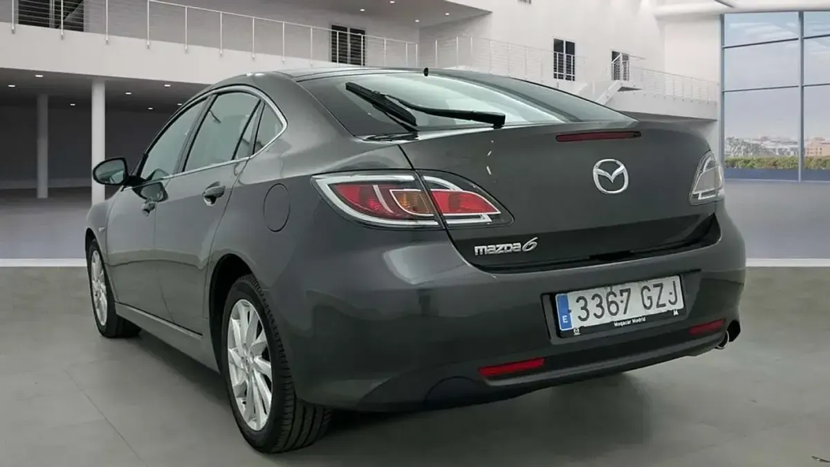 Usado Mazda 6 Active 129 CV (94 kW) 2010 Gris Berlina