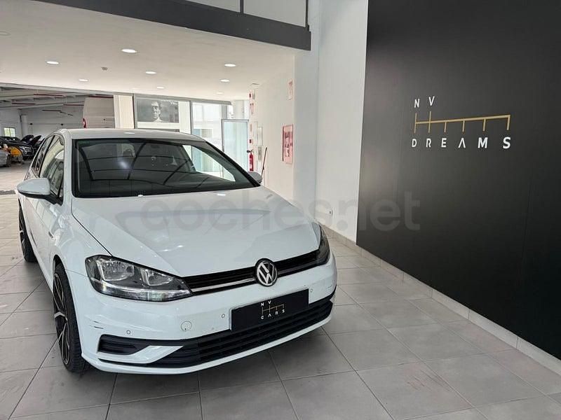 Usado VW Golf VII Advance 115 CV (84 kW) 2019 Blanco Berlina
