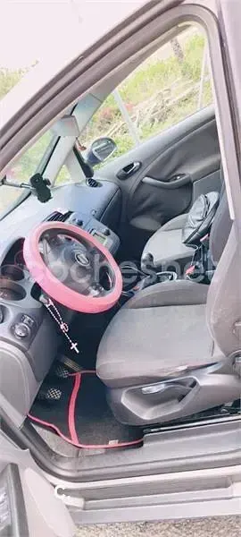 Usado Seat Altea 105 CV (77 kW) 2005 Gris / plata Monovolumen